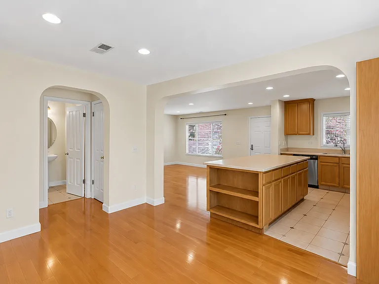 4265 Voltaire St — Photo 6