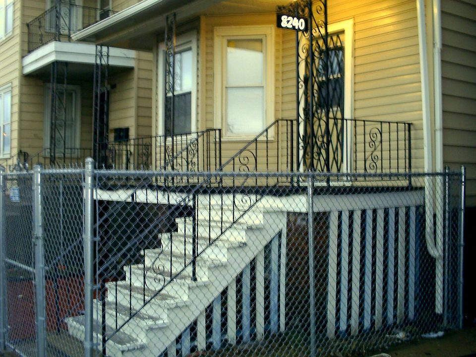NEW TRUE LINK FENCE