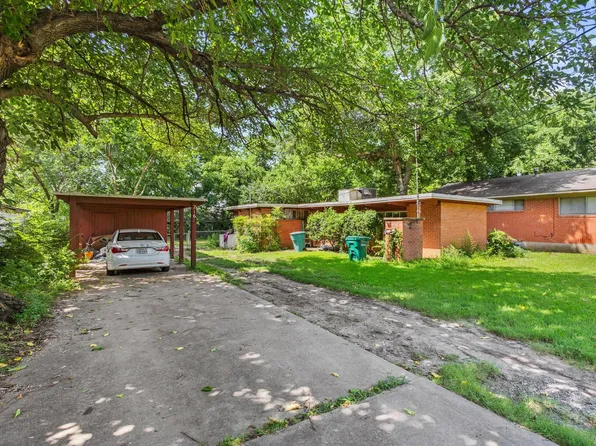 216 W Dexter St, Sherman, TX 75092