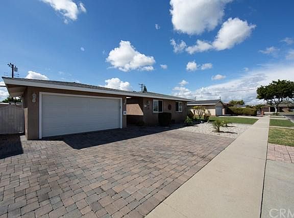 3rd image of 5951 Los Angeles Way