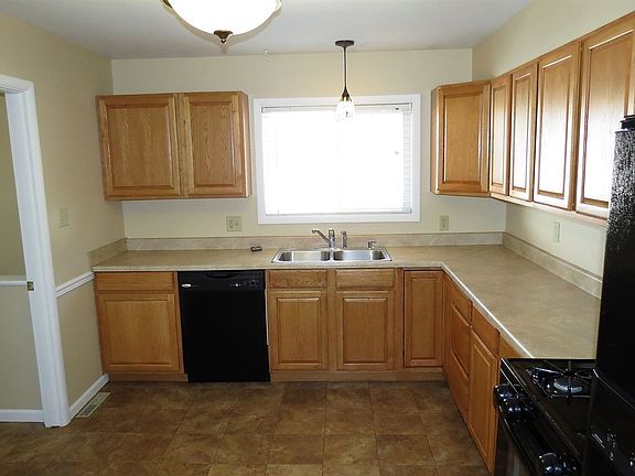 4th image of 1349 Byron Dr