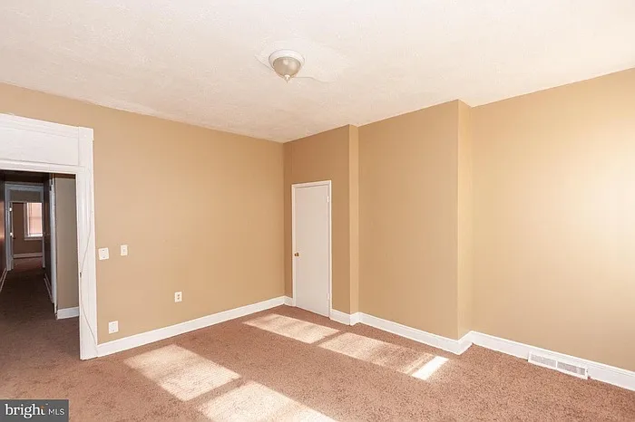 2400 W Baltimore St — Photo 13