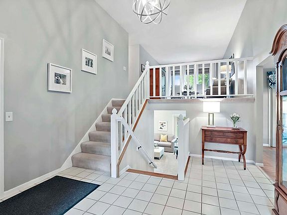 5th image of 19109 Echo Ln