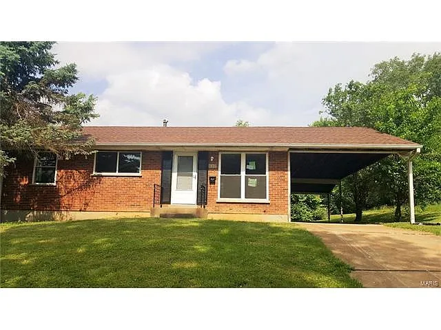 617 Holland Ave photo 1
