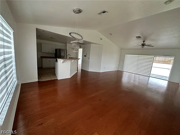 2020 NW 16th Ter — Photo 2
