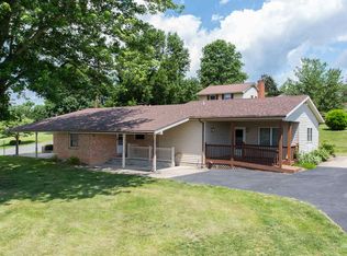 9 Crestview Dr, Stuarts Draft, VA 24477