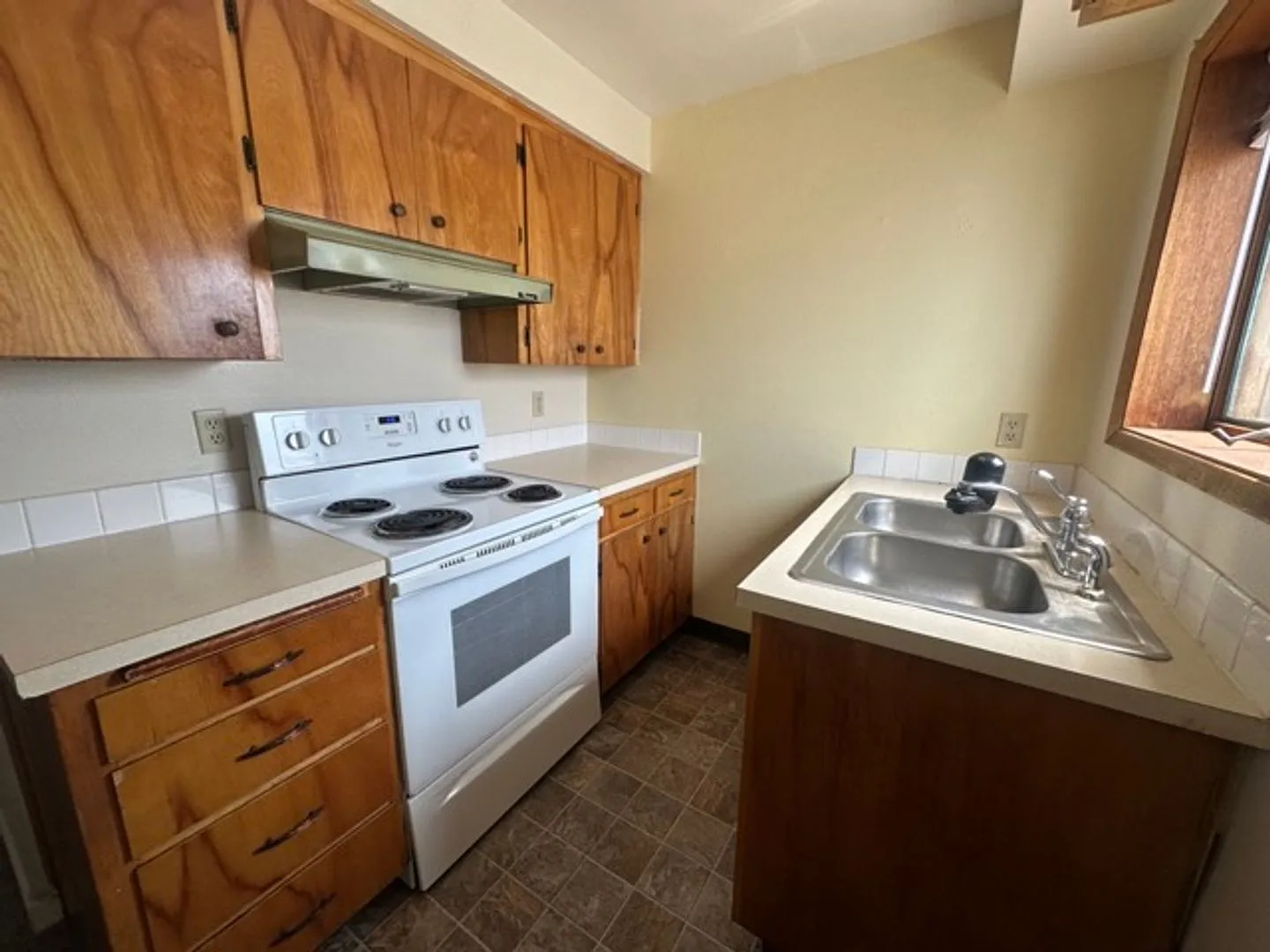 75.00 - 126 E Barker — Photo 3