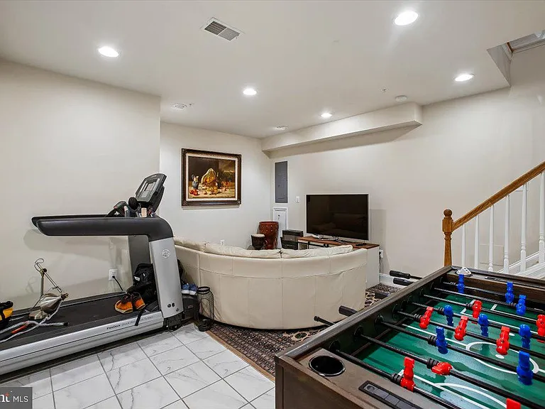 1309 McLean Crest Ct — Photo 48