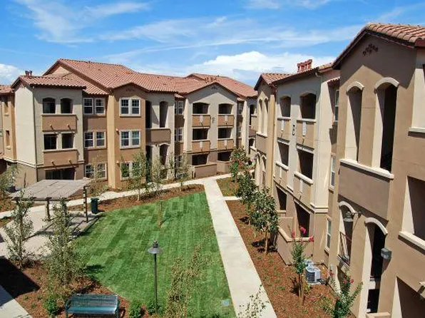 Palmilla at Campus Pointe