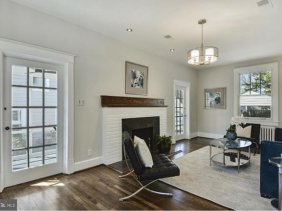 4th image of 4127 Woodbine St