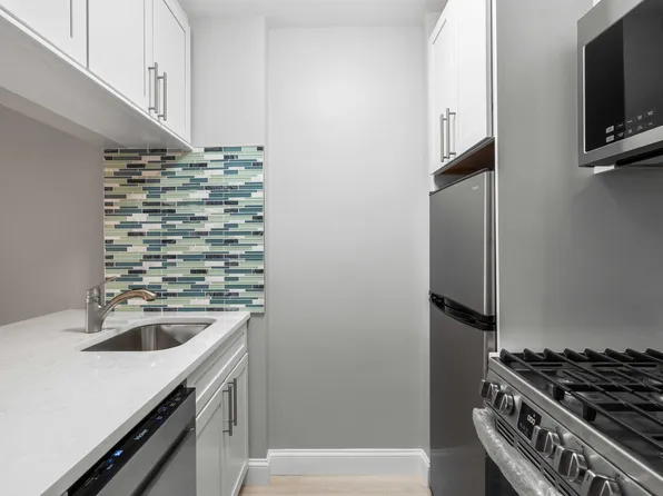 435 East 77th Street image 9 of 23