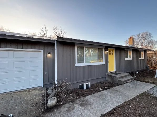 5223 N Idaho Rd, Newman Lake, WA 99025