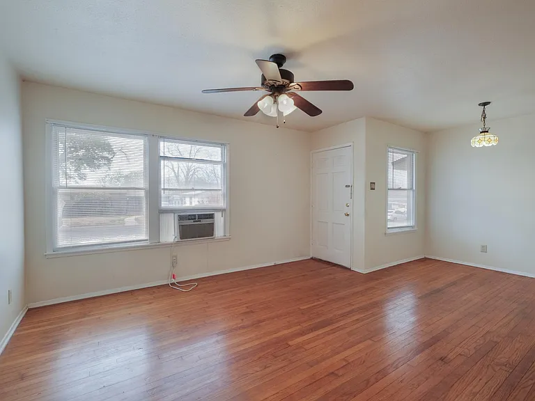 327 Olney Dr — Photo 7