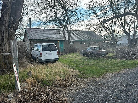 3rd image of 36005 S Gerards Rd