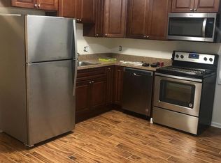 526 N Market St APT 301, Frederick, MD 21701