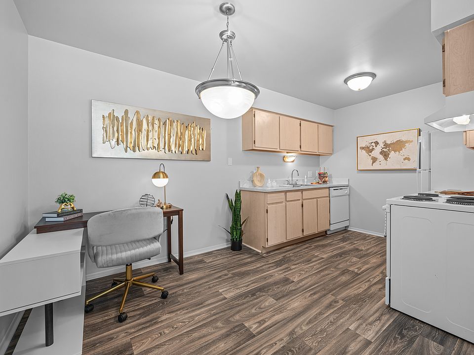 Gorgeous Kitchen at Dover Hills Apartments in Kalamazoo