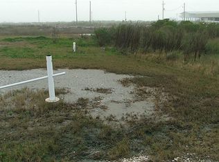 1113 Paisley St, Gilchrist, TX 77617