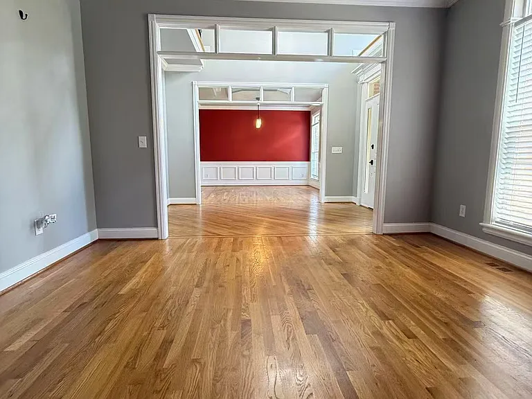 2128 Roswell Dr — Photo 8