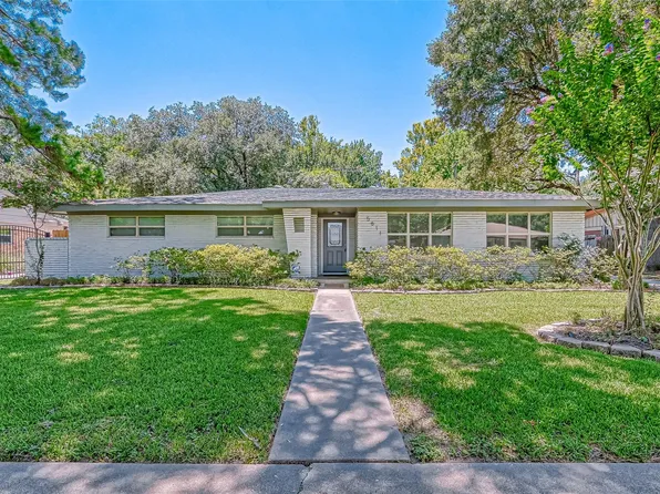 5611 Briarbend Dr, Houston, TX 77096