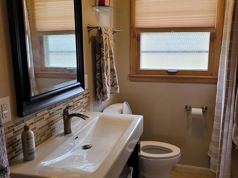 3027 S 83rd St #UPPER — Photo 12