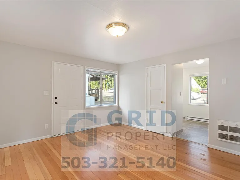 1108 Grand Blvd — Photo 2