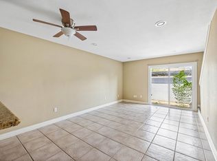 525 11th St #2, Galveston, TX 77550