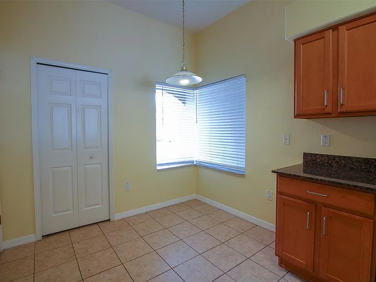 1702 Holton Rd — Photo 10