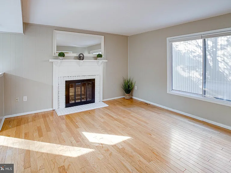 12303 Mulberry Ct — Photo 8