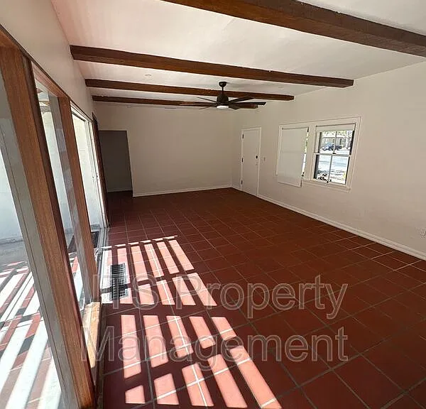 501 J St — Photo 11
