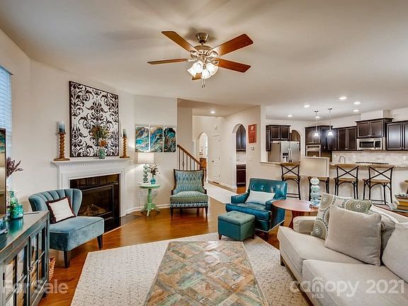 3rd image of 3808 Dinsmore Ln