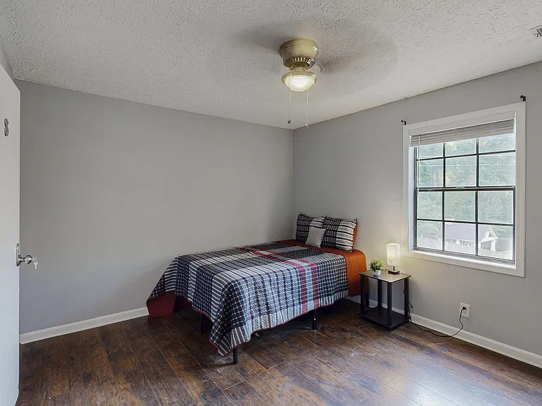 Silver Leaf Ln SW — Photo 2