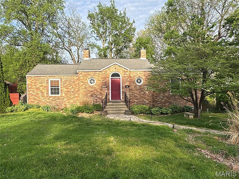 1st image of 150 Helen Pl