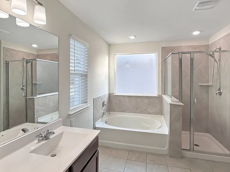 4660 Via Sonoma Trl — Photo 17