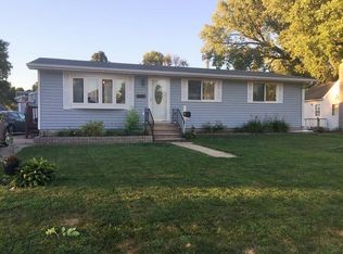 460 5th St SW, Britt, IA 50423