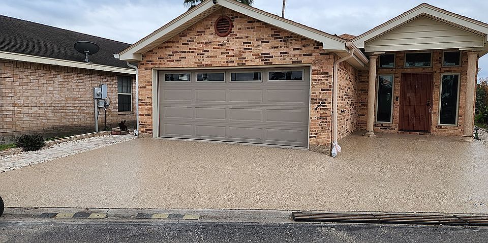 1st image of 14 Palm Blvd