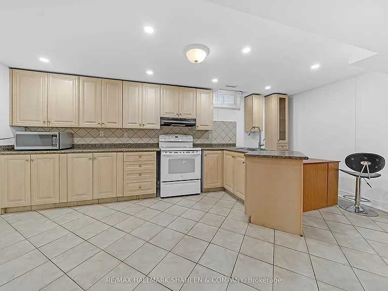 24 Glenvilla Rd — Photo 12
