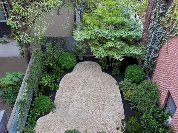 235 East 31st Street image 13 of 13