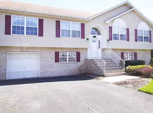 200 Van Fleet Ave, South Plainfield, NJ 07080