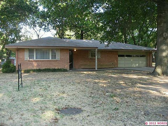 3rd image of 1633 Arbor Dr