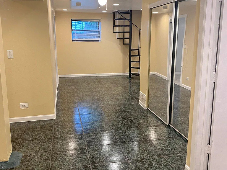 1753 W Catalpa Ave #1 — Photo 15