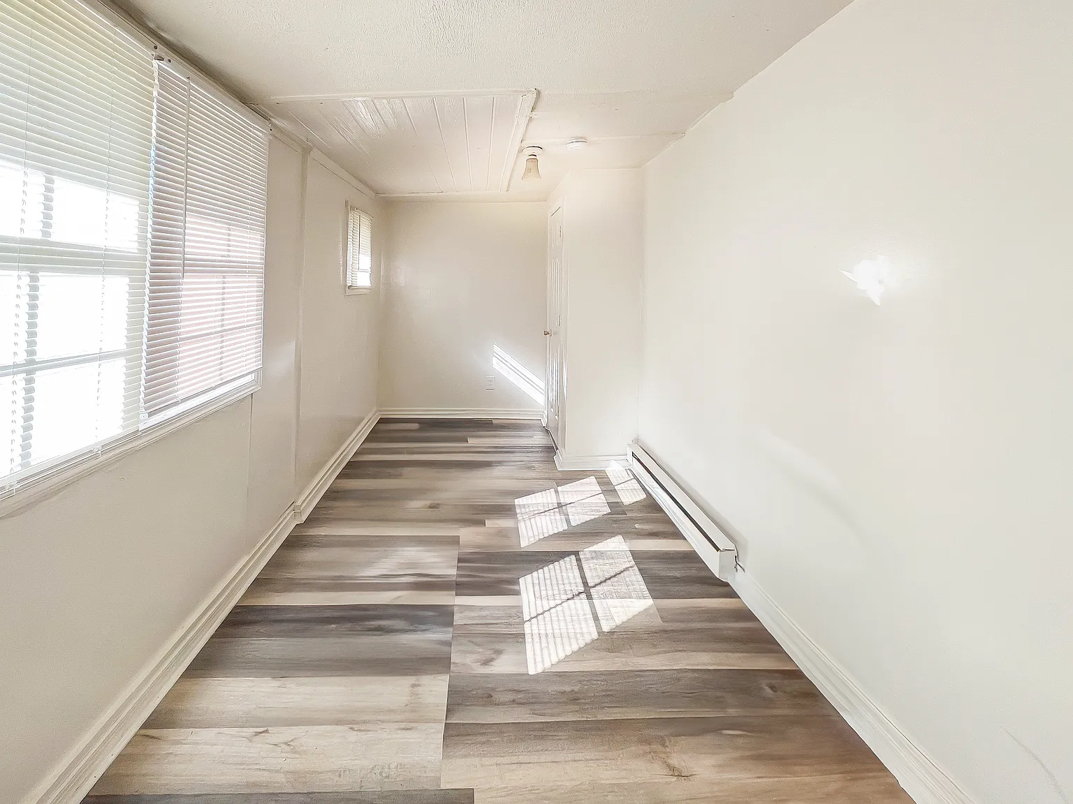 3 bed, 1177 sqft, $1,299 — Photo 2