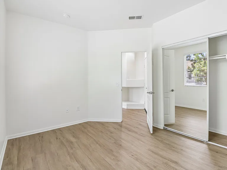 Creek View Condominiums — Photo 23