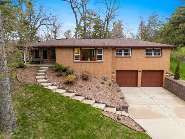 2857 Saint Ann Dr, Green Bay, WI 54311