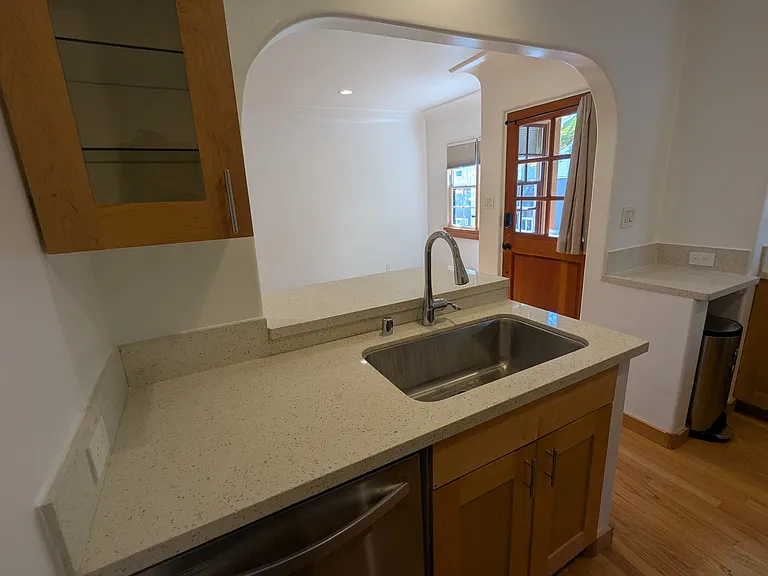 1549 Baxter St #4 — Photo 11