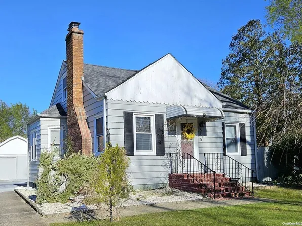 765 & 815 Sigsbee Road, Mattituck, NY 11952