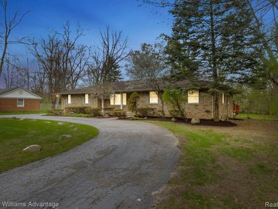 24806 Power Rd, Farmington Hills, MI, 48336
