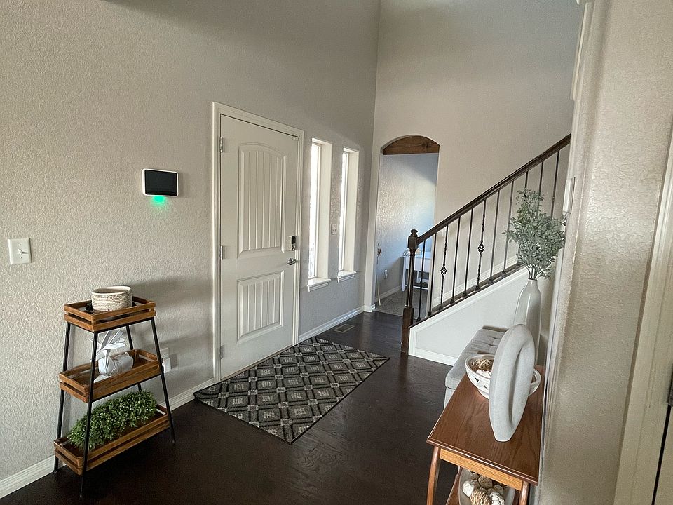 1st image of 2840 Pictor St
