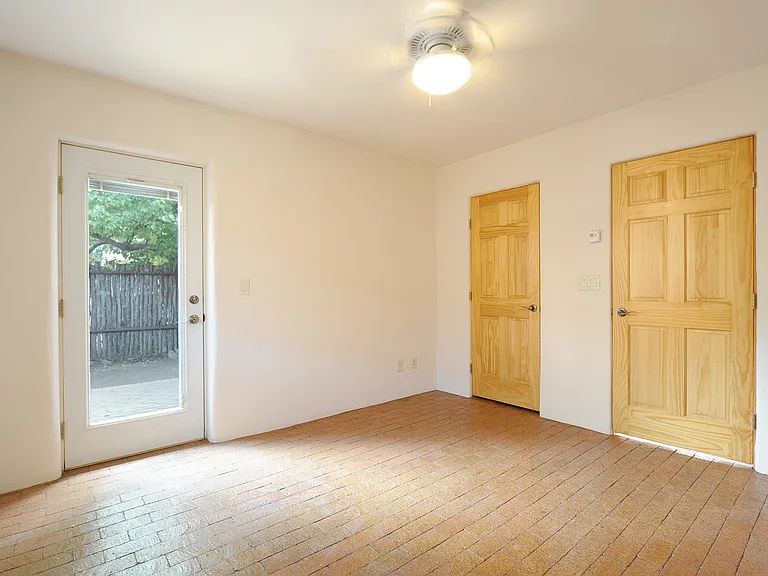247 Casados St — Photo 16