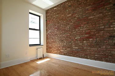 Rented by aptsandlofts.com