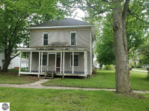 111 W Hall St, Shepherd, MI 48883
